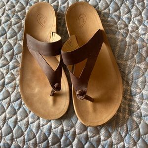 Olukai sandals worn once.